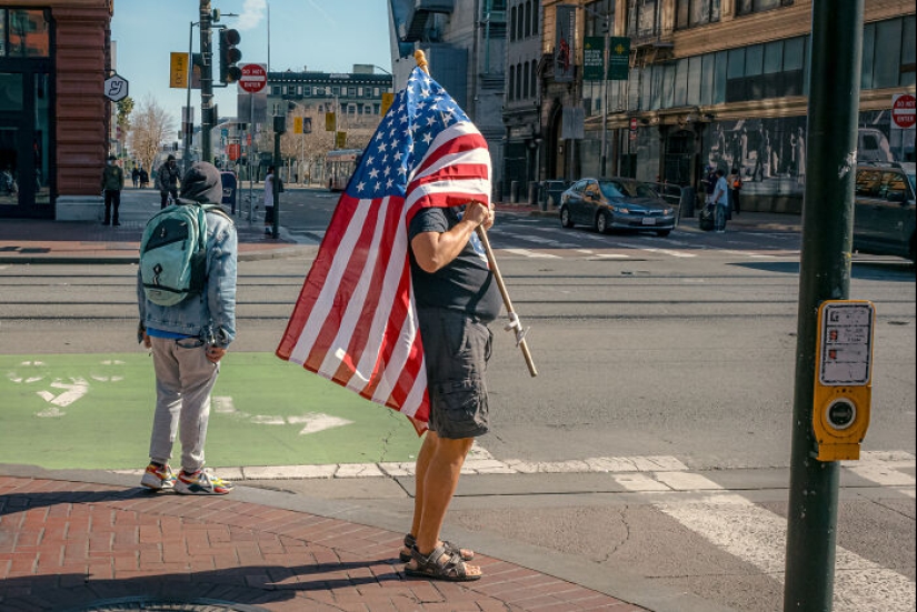 Hilarious Street Shots: “Life Is But A Dream” By Eric Davidove