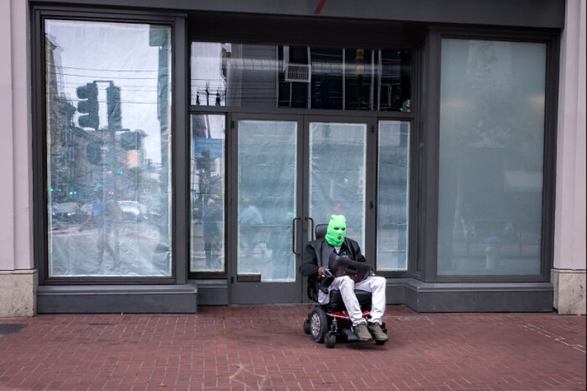 Hilarious Street Shots: “Life Is But A Dream” By Eric Davidove