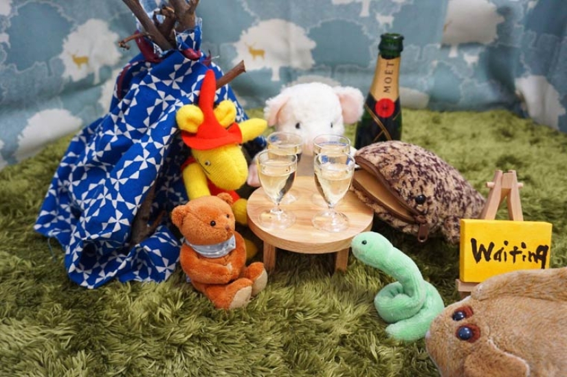 How does a Japanese plush toy cafe work? How does a Japanese plush toy cafe work?