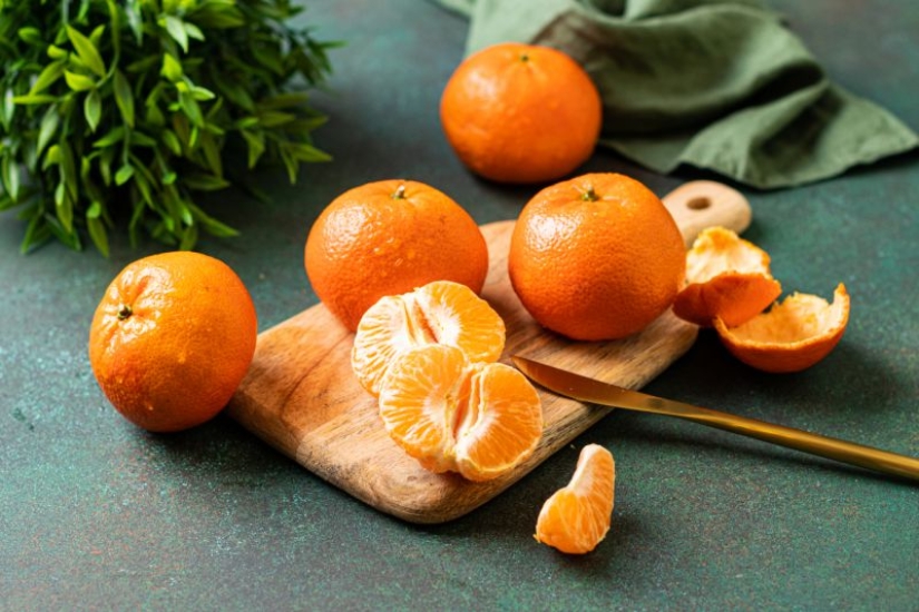 How else can you tell in a store whether tangerines have seeds or not? How else can you tell in a store whether tangerines have seeds or not?