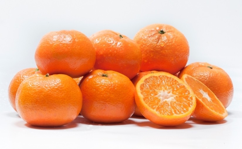 How else can you tell in a store whether tangerines have seeds or not? How else can you tell in a store whether tangerines have seeds or not?