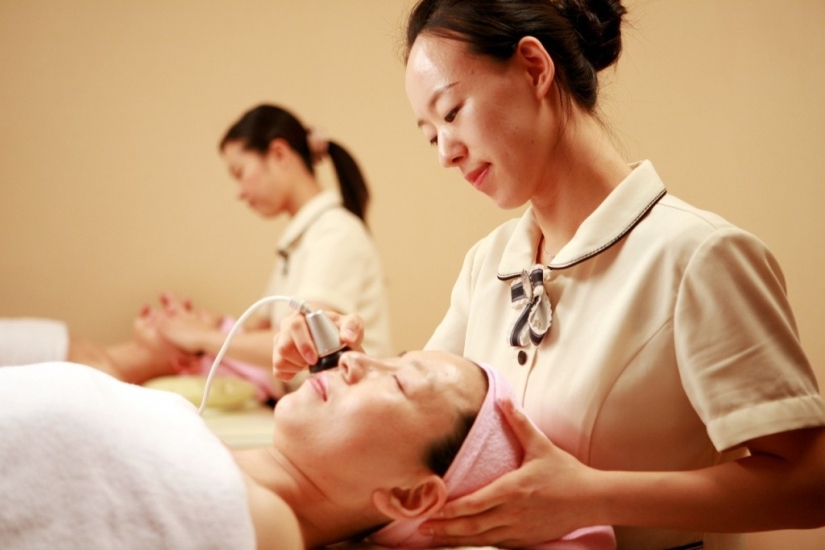 How Koreans take care of their health. It's effective, but a little weird
