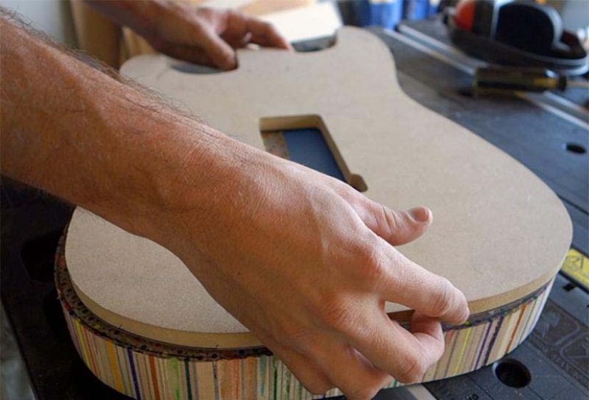 How to create a unique guitar? We need 500 dollars, 1200 colored pencils, enthusiasm and time