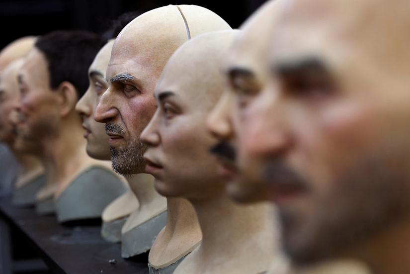 Hyper-realistic humanoid robots are being developed at the Ex-Robots plant in China