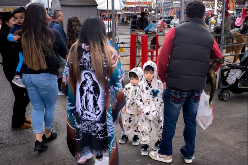 I Captured The Magic Of A Flea Market That’s Vanishing In The Name Of Progress I Captured The Magic Of A Flea Market That’s Vanishing In The Name Of Progress