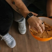 “I Don’t Eat The Last Of Anything”: 15 Habits People Kept From Their Poor Days