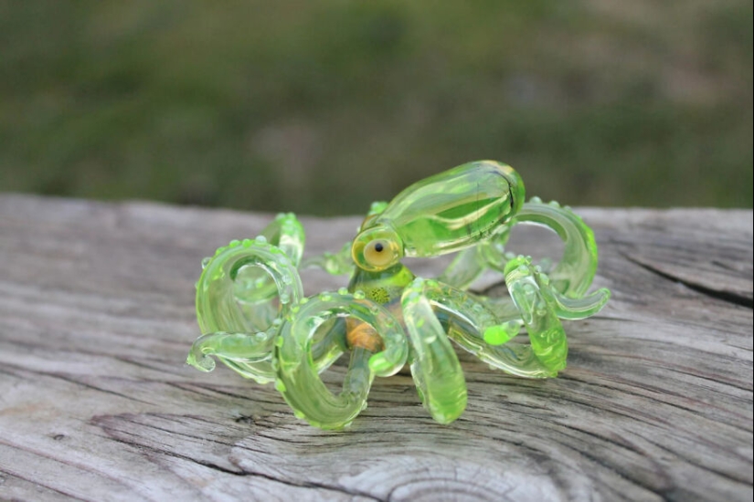 I Made Figurines Out Of Uranium Glass