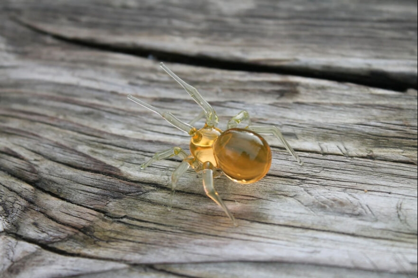 I Made Figurines Out Of Uranium Glass