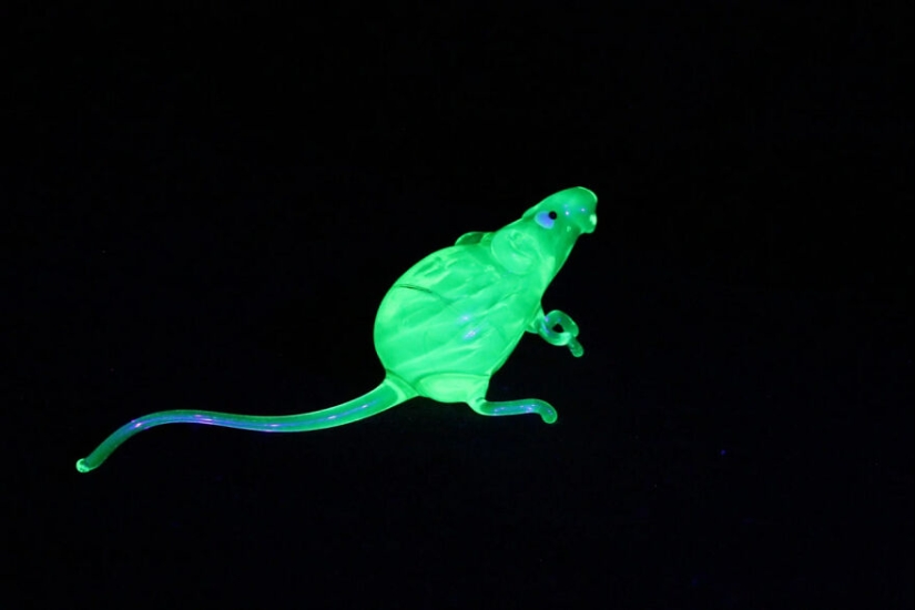 I Made Figurines Out Of Uranium Glass