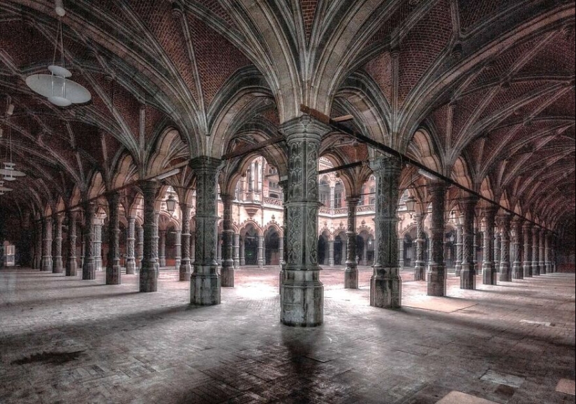 I Photographed An Abandoned Building From The The 15th-Century