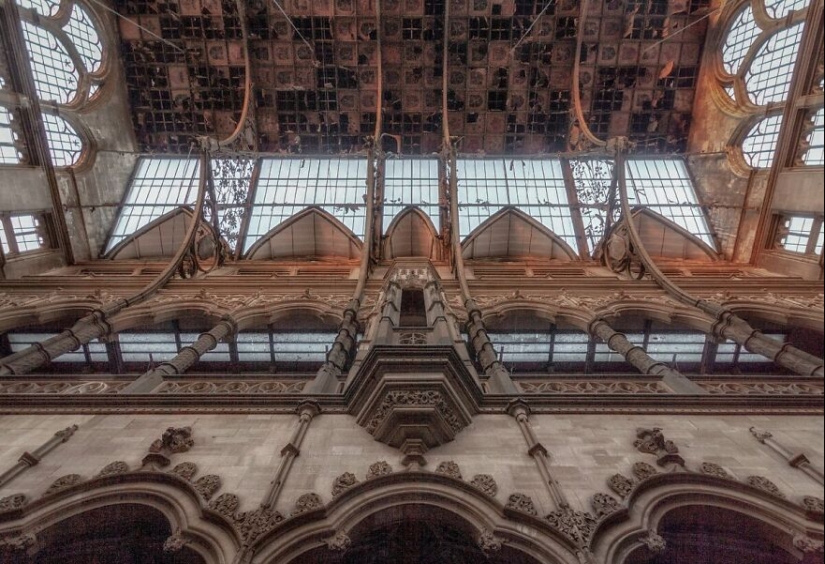 I Photographed An Abandoned Building From The The 15th-Century