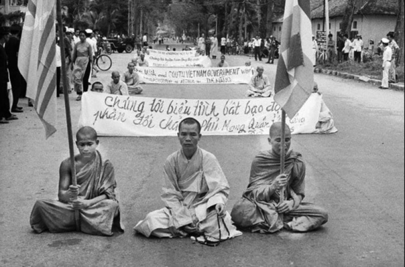 La autoinmolación de un Monje Budista: La Llama que cambió el Mundo La autoinmolación de un Monje Budista: La Llama que cambió el Mundo