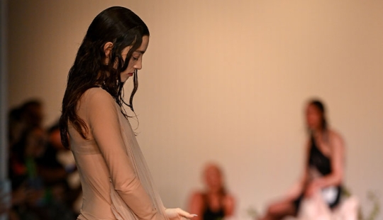 La gente no puede olvidar estos looks extraños de la Semana de la Moda de Londres 2024 La gente no puede olvidar estos looks extraños de la Semana de la Moda de Londres 2024