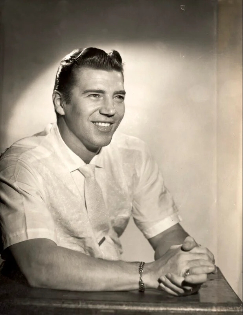 La historia de Mickey Hargitey, una leyenda del culturismo interpretada por el propio Arnie en la película La historia de Mickey Hargitey, una leyenda del culturismo interpretada por el propio Arnie en la película