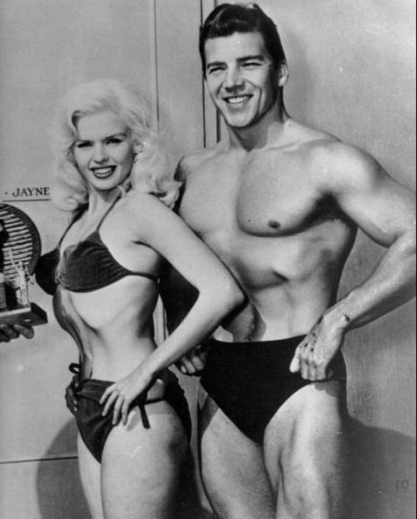 La historia de Mickey Hargitey, una leyenda del culturismo interpretada por el propio Arnie en la película La historia de Mickey Hargitey, una leyenda del culturismo interpretada por el propio Arnie en la película