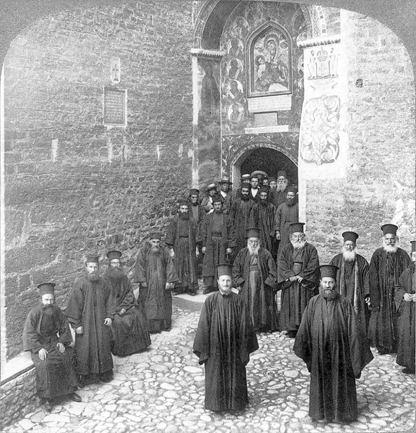 La historia de Tolotos - un hombre que nunca ha visto a una mujer en su larga vida La historia de Tolotos - un hombre que nunca ha visto a una mujer en su larga vida