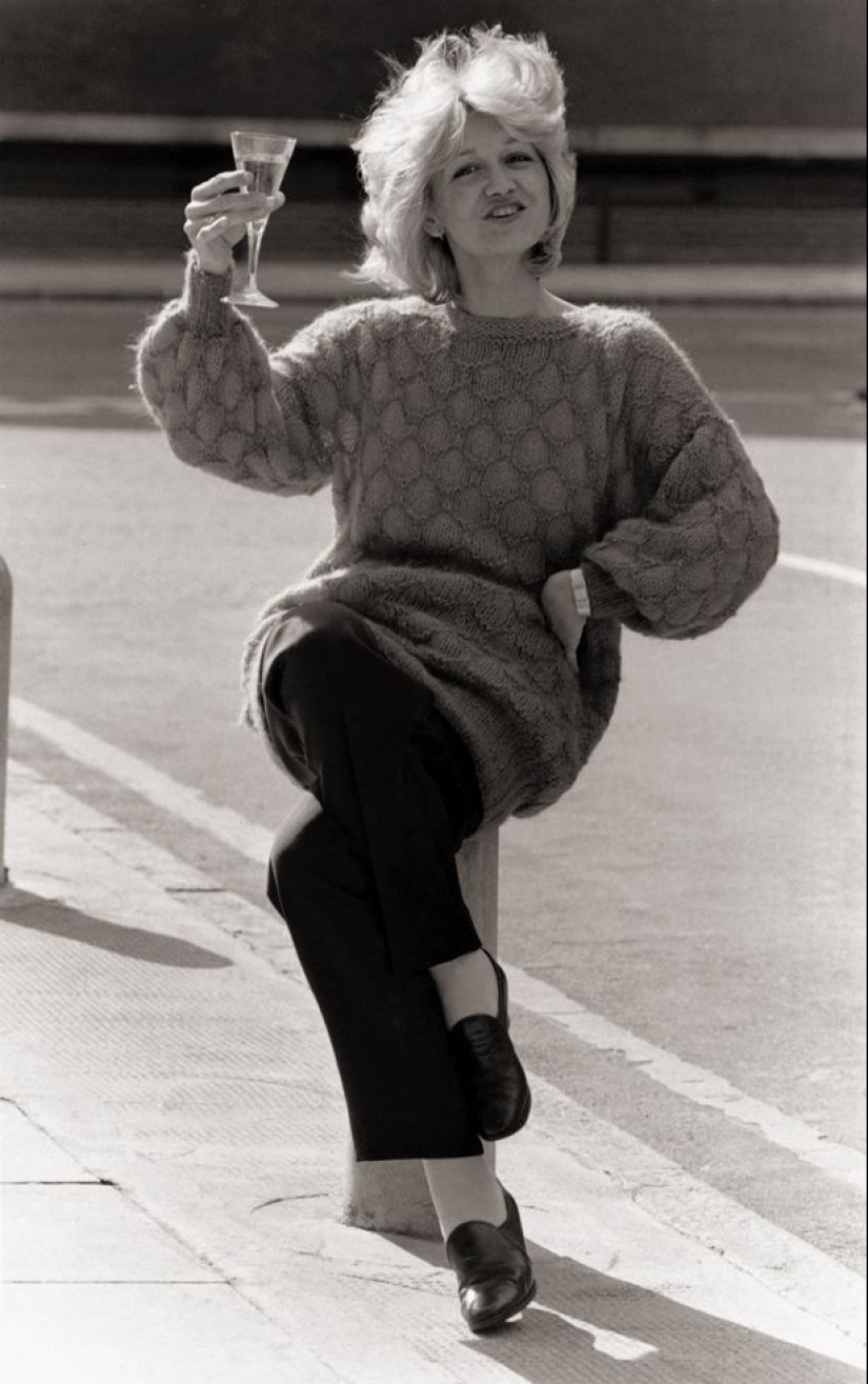 La historia de una azafata que sobrevivió a una caída desde una altura de 10 mil metros La historia de una azafata que sobrevivió a una caída desde una altura de 10 mil metros