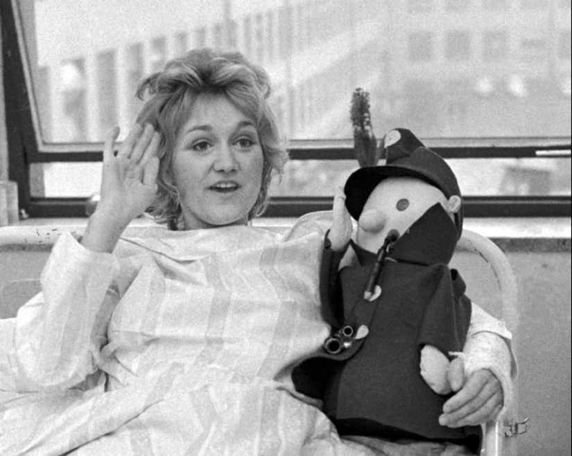 La historia de una azafata que sobrevivió a una caída desde una altura de 10 mil metros La historia de una azafata que sobrevivió a una caída desde una altura de 10 mil metros