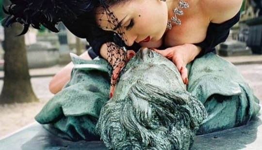 La historia del Victor Noir parisino, o cómo seguir siendo el favorito de las mujeres después de la muerte La historia del Victor Noir parisino, o cómo seguir siendo el favorito de las mujeres después de la muerte