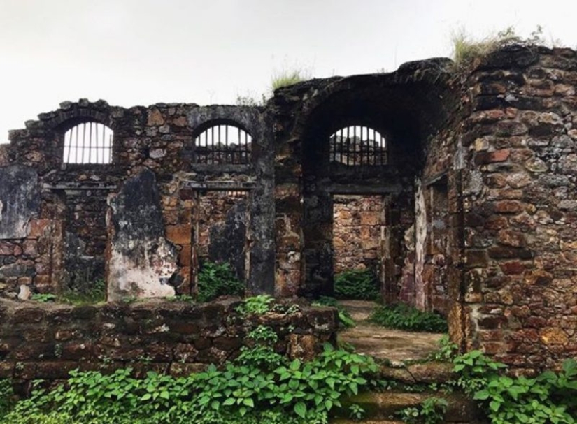 La prisión en la isla del Diablo: el despiadado blade "guillotina seca" La prisión en la isla del Diablo: el despiadado blade "guillotina seca"