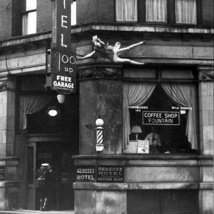 La trágica historia de crear una imagen aleatoria de una "divorciada desesperada" La trágica historia de crear una imagen aleatoria de una "divorciada desesperada"