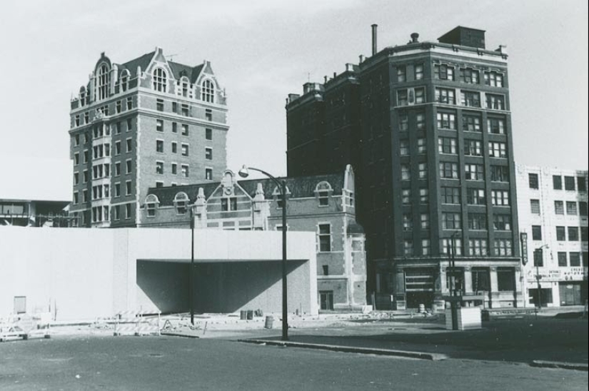 La trágica historia de crear una imagen aleatoria de una "divorciada desesperada" La trágica historia de crear una imagen aleatoria de una "divorciada desesperada"