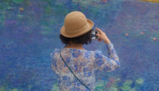 La vida repite el arte: un austriaco toma fotos de los visitantes del museo que "coincidieron" con las pinturas