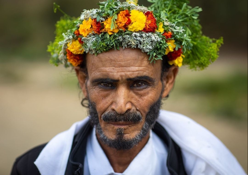 Las flores no son solo para las niñas, o por qué los árabes reales usan coronas