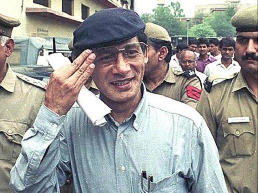 Lo que se llevó el tigre: por qué la estrella del pop y chamán Mona Fendi cortó la cabeza de un diputado Lo que se llevó el tigre: por qué la estrella del pop y chamán Mona Fendi cortó la cabeza de un diputado