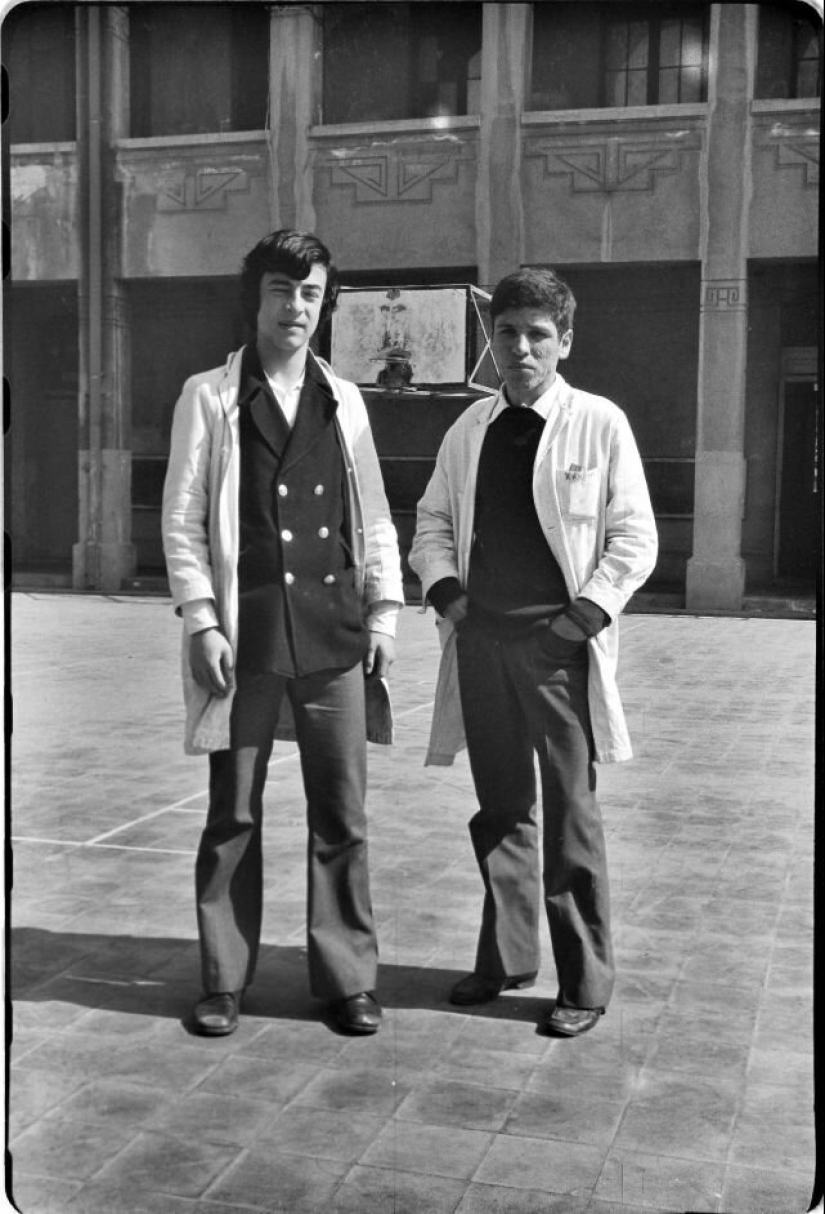 Looked like the Chilean capital's youth in the 70s Looked like the Chilean capital's youth in the 70s