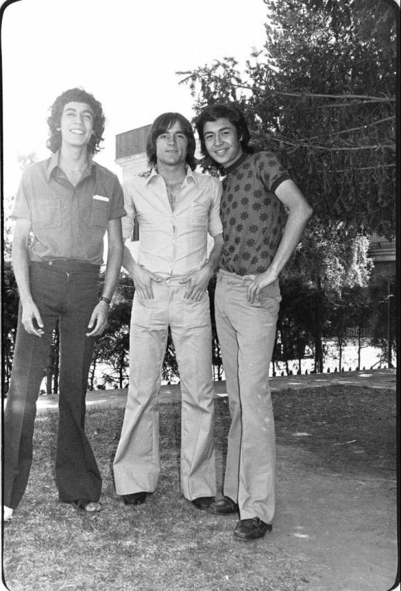 Looked like the Chilean capital's youth in the 70s Looked like the Chilean capital's youth in the 70s