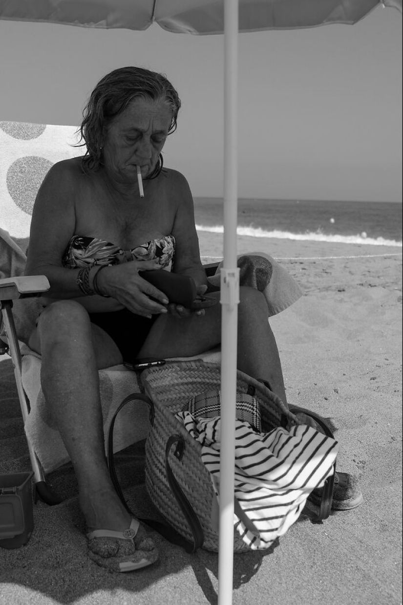 “Looky Looky”: 12 Photos I Took Of Things On The Beach That Fascinated Me