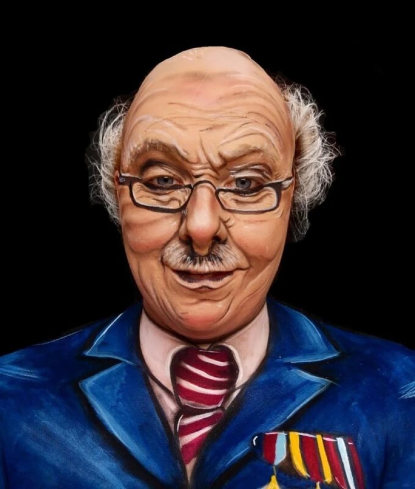 Make-up artist Hannah Grace and her incredible make-up illusions Make-up artist Hannah Grace and her incredible make-up illusions