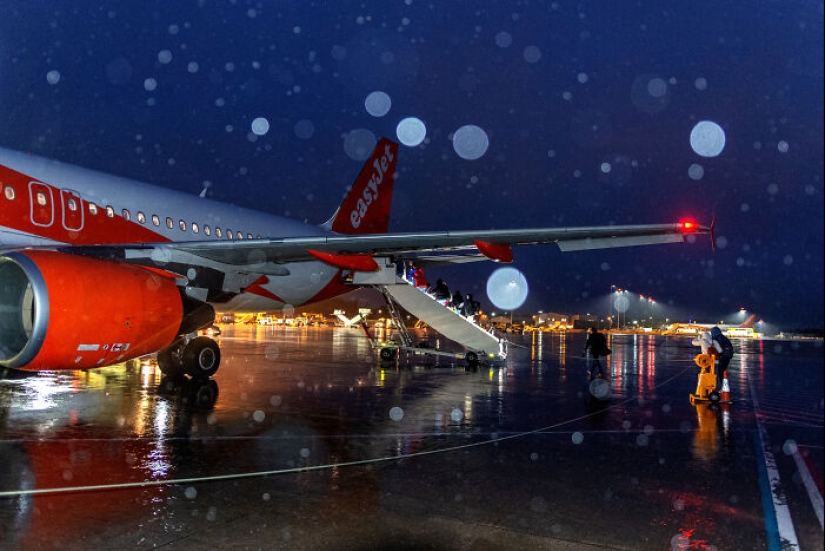 My 10 Photographs That Show The Reality Of Flying Economy My 10 Photographs That Show The Reality Of Flying Economy