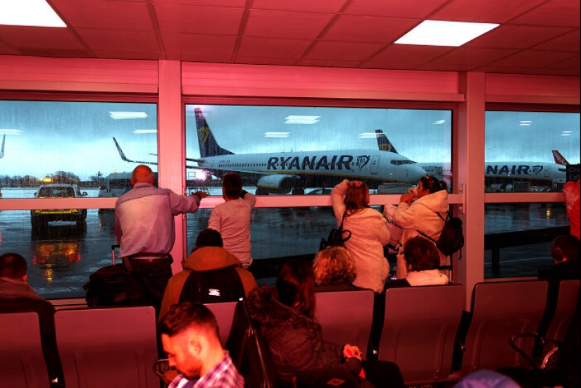 My 10 Photographs That Show The Reality Of Flying Economy My 10 Photographs That Show The Reality Of Flying Economy