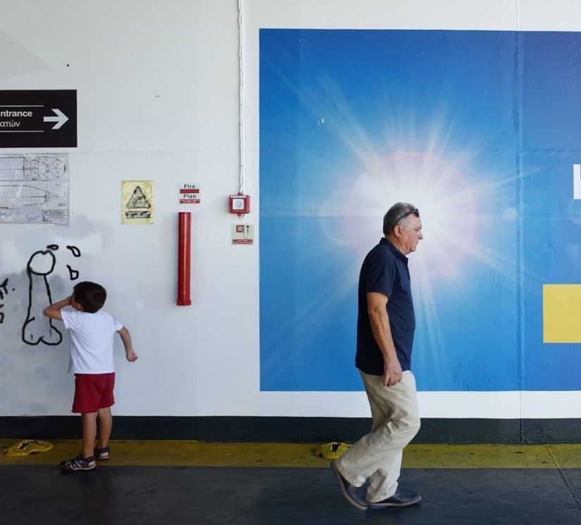 Mystic unexpected street photographs of holidays. Nticas