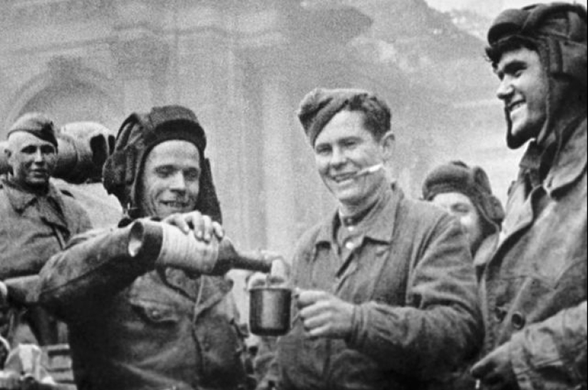 Not by bread alone: tobacco, alcohol and sweets in the Red Army