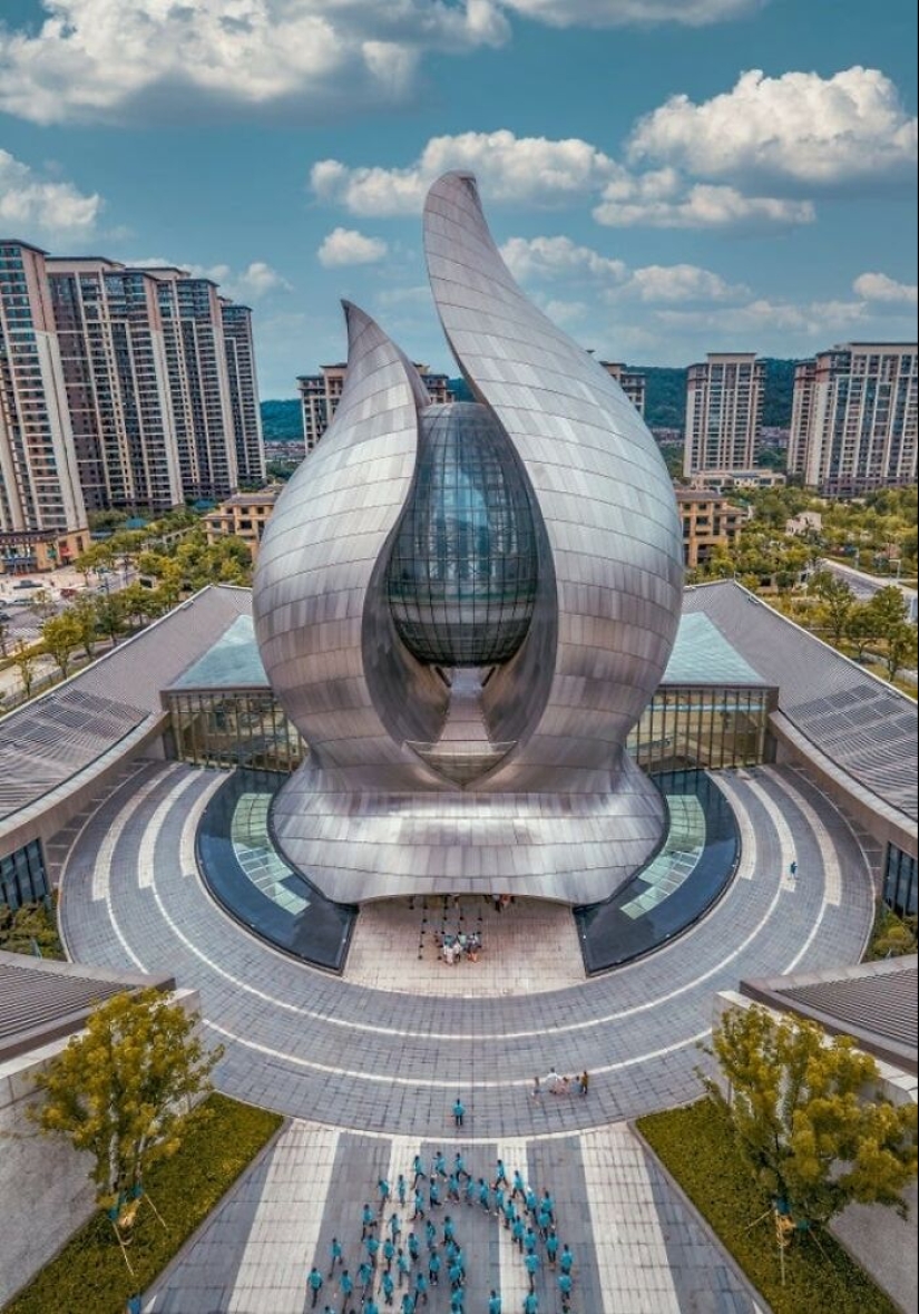 Out Of This World: 10 Times Architects Outdid Themselves With These Alien-Like Buildings