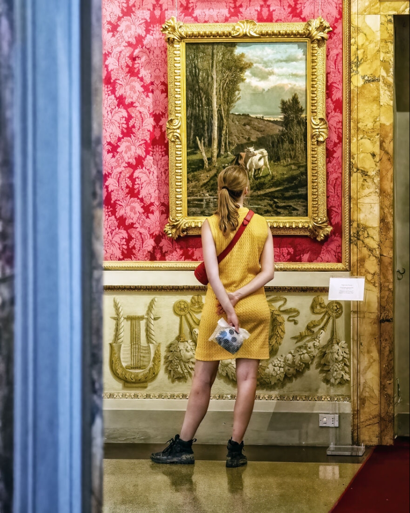 Parallel Perspectives: I Took 12 Photos In The Museum To Show How Everyday People Imitate Art