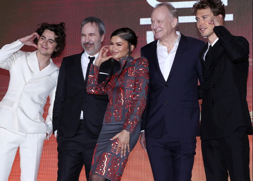 People Confused By Zendaya And Timothée Chalamet’s Poses During The Dune Premiere In Seoul