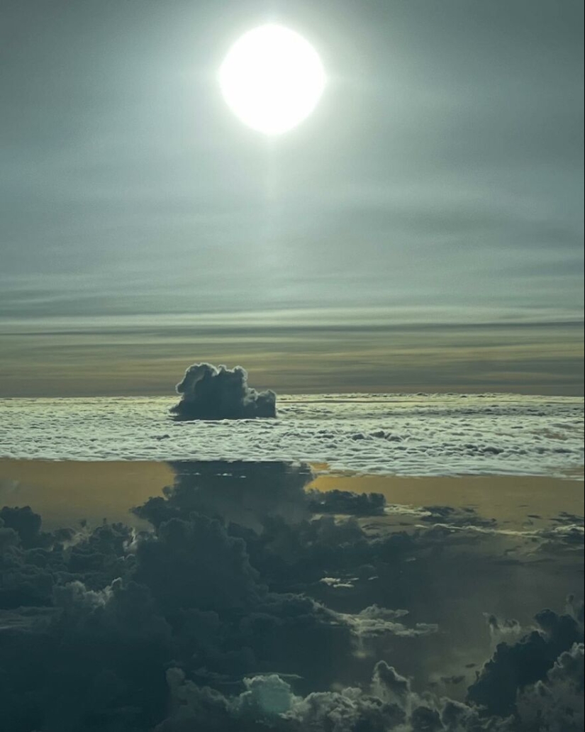 Pilot Captures Storms And Other Changing Weather Conditions From His Cockpit Pilot Captures Storms And Other Changing Weather Conditions From His Cockpit