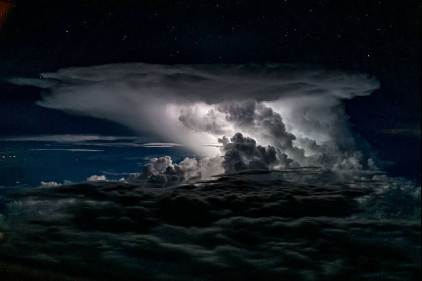 Pilot Captures Storms And Other Changing Weather Conditions From His Cockpit Pilot Captures Storms And Other Changing Weather Conditions From His Cockpit