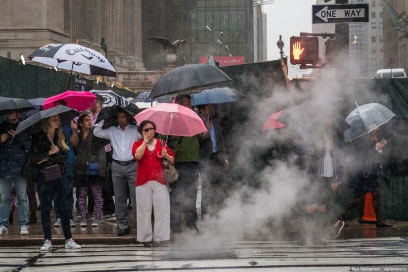Por qué steam siempre es visible en los callejones de las películas de Nueva York Por qué steam siempre es visible en los callejones de las películas de Nueva York