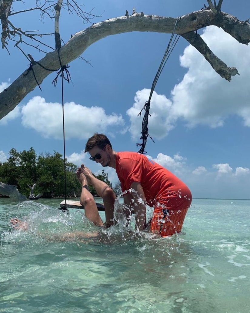 Rule, dominate, humiliate: 15 photos in which rights are infringed Rule, dominate, humiliate: 15 photos in which rights are infringed