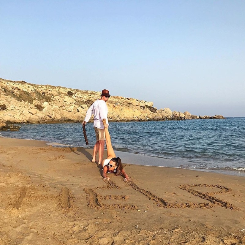 Rule, dominate, humiliate: 15 photos in which rights are infringed Rule, dominate, humiliate: 15 photos in which rights are infringed