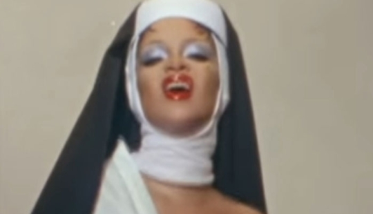 Sesión de fotos de monja con clasificación X de Rihanna criticada como “burla religiosa”