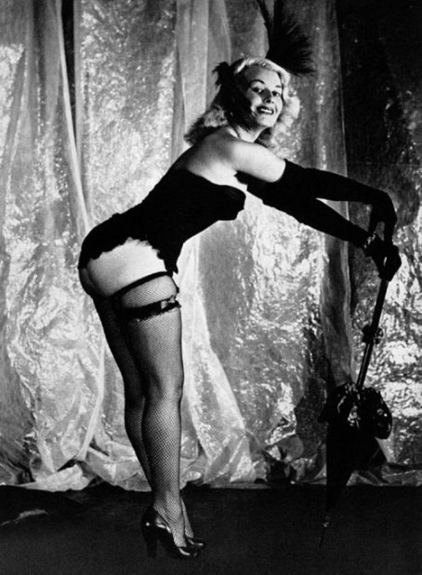 Sira Marti is the first burlesque star from Switzerland