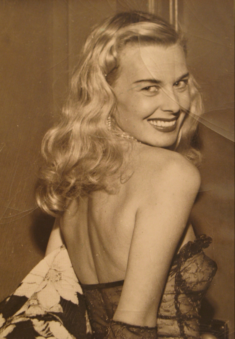 Sira Marti is the first burlesque star from Switzerland