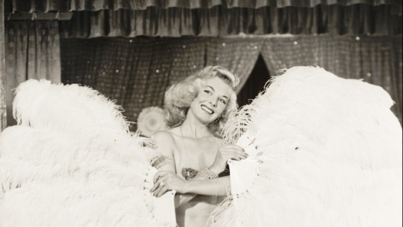 Sira Marti is the first burlesque star from Switzerland