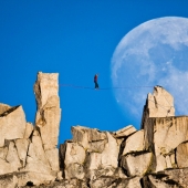 Slacklining - Walking on a loose rope